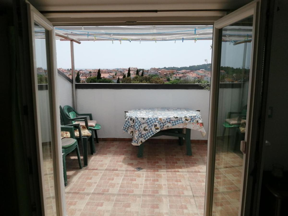 Apartma Lea *