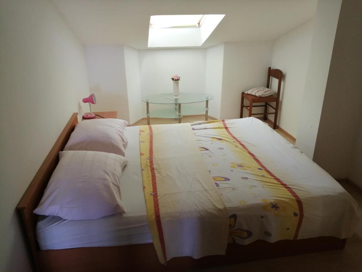 Apartma Lea *